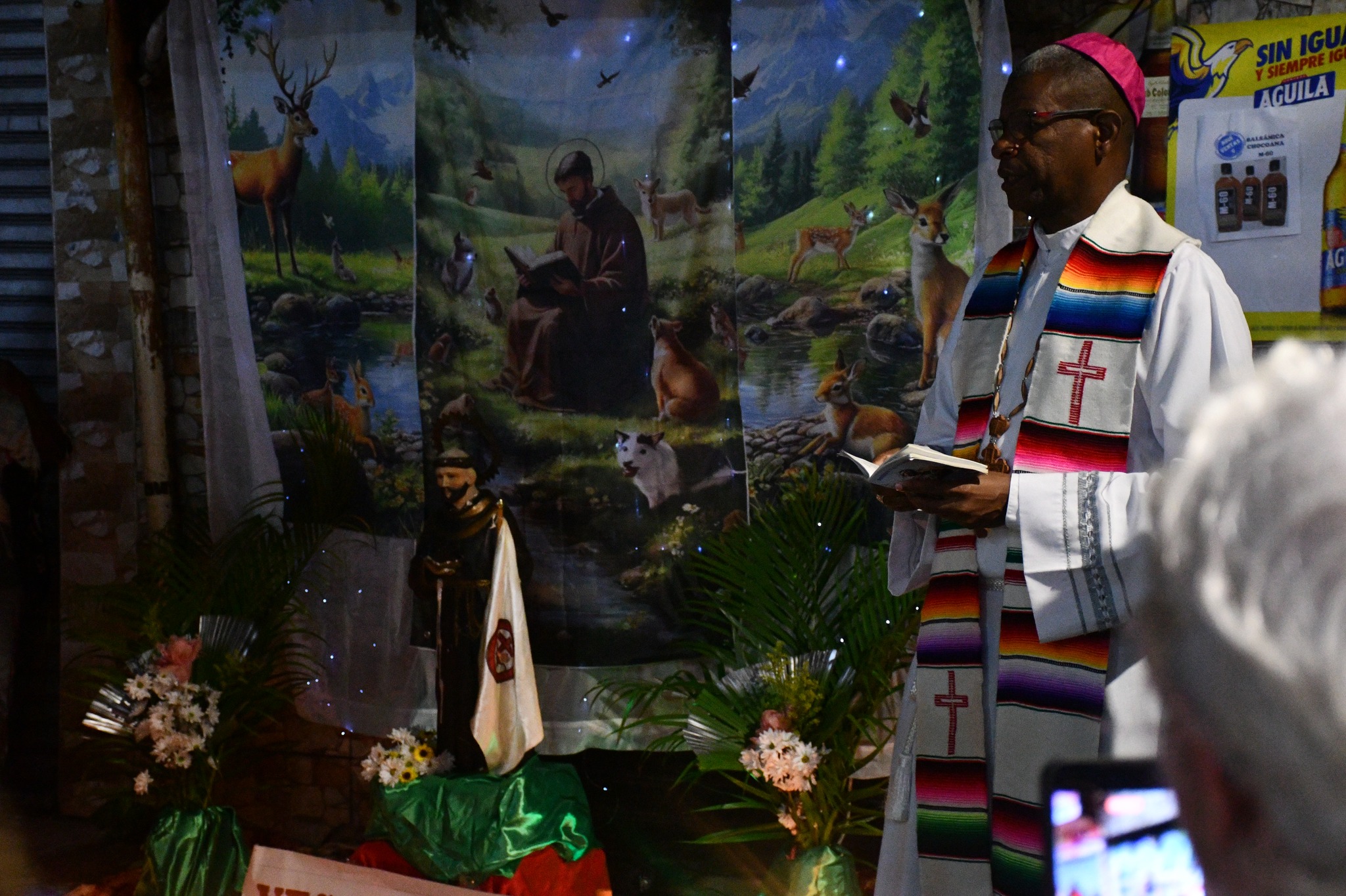 monseñor en los gozos franciscanos