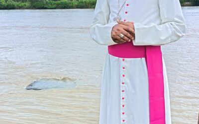 LUEGO DE 34 AÑOS OBISPO REGRESA A COMUNIDAD DEL CORREGIMIENTO DE LAS MERCEDES